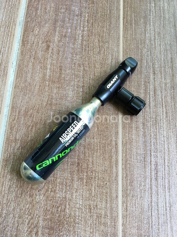 자전거용. 휴대용 CO2펌프. 휴대펌프.--1