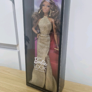 바비인형 블랙라벨 레드카펫