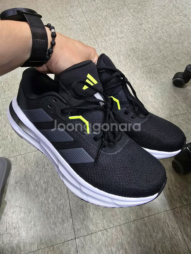 아디다스 검정 런닝화 갤럭시7 265mm--0