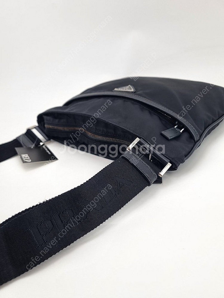 프라다 크로스백--5