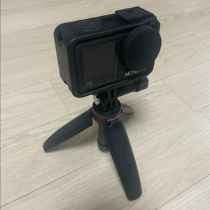 DJI 오즈모 액션 4 스탠다드 콤보외 악세사리팝니다.