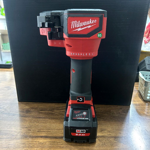 밀워키전산볼트커터기M18BLTLC 5ah배터리포함