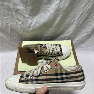 [40.5] 버버리 라크홀 빈티지 체크 로고 스니커즈