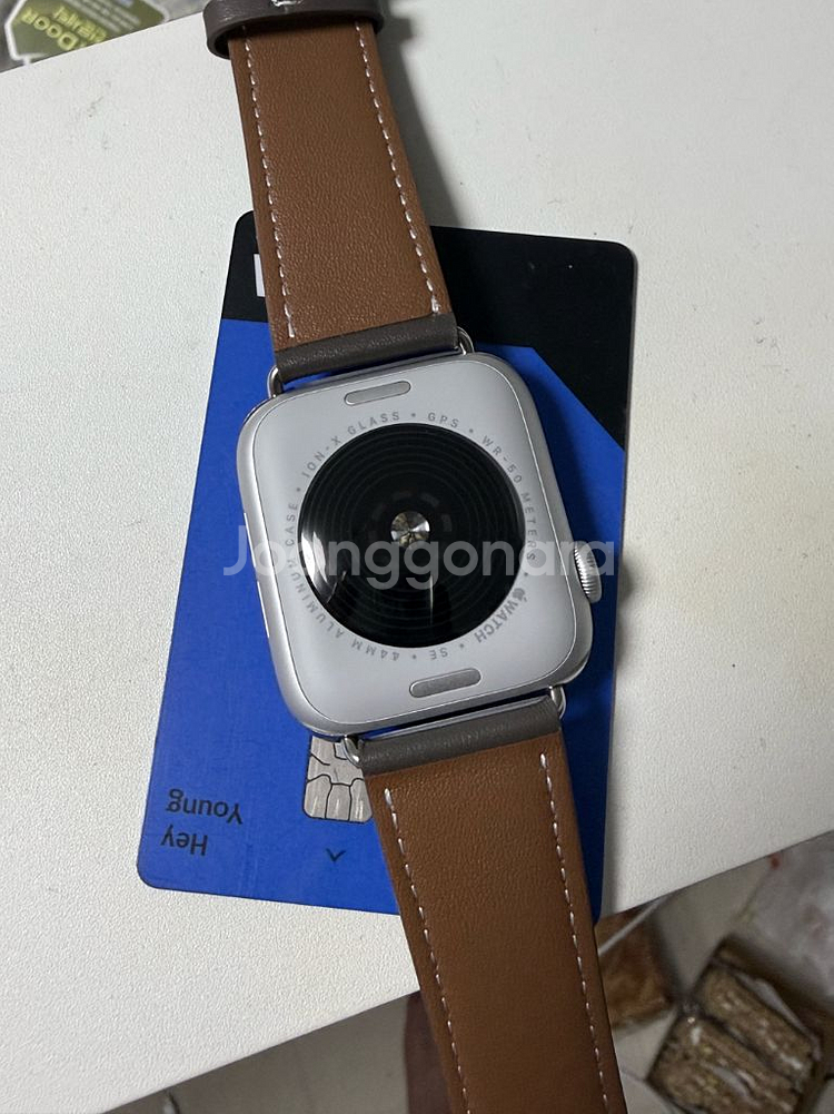 애플워치 SE 2세대 44mm GPS 모델 실버--1