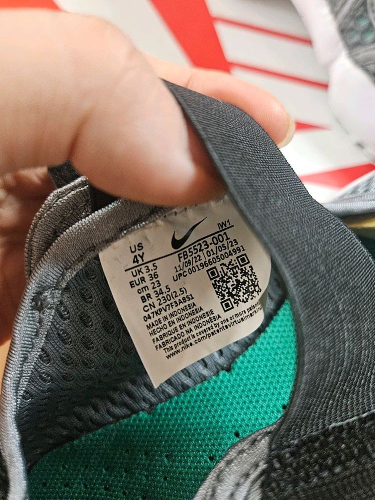 새상품 나이키 에어리프트 230 키즈--3