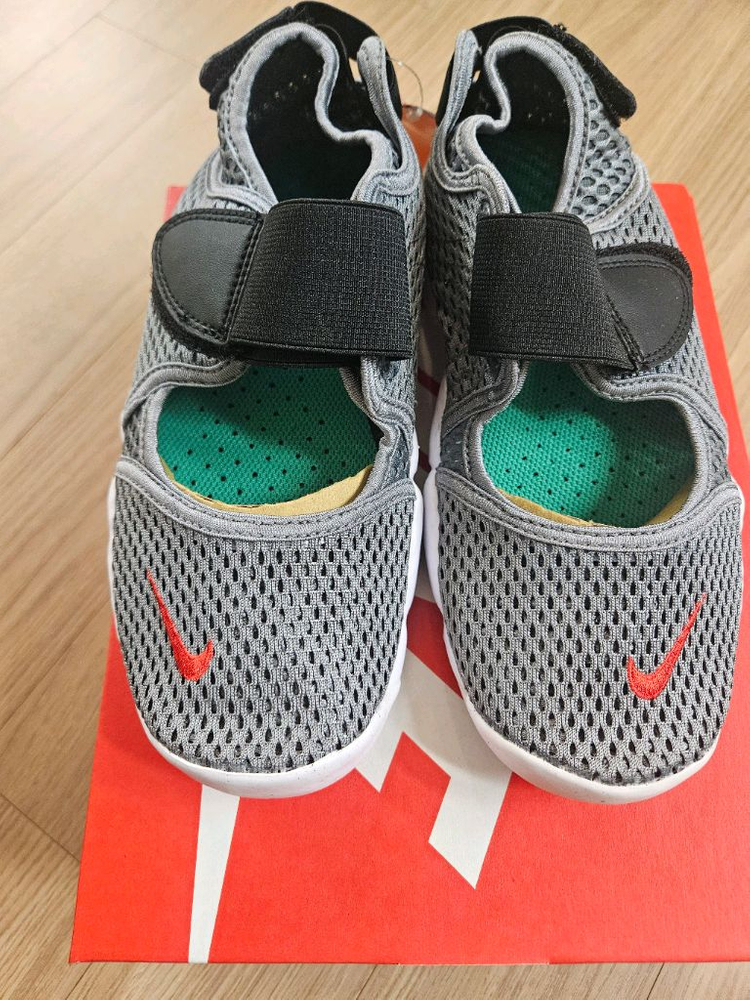 새상품 나이키 에어리프트 230 키즈--1