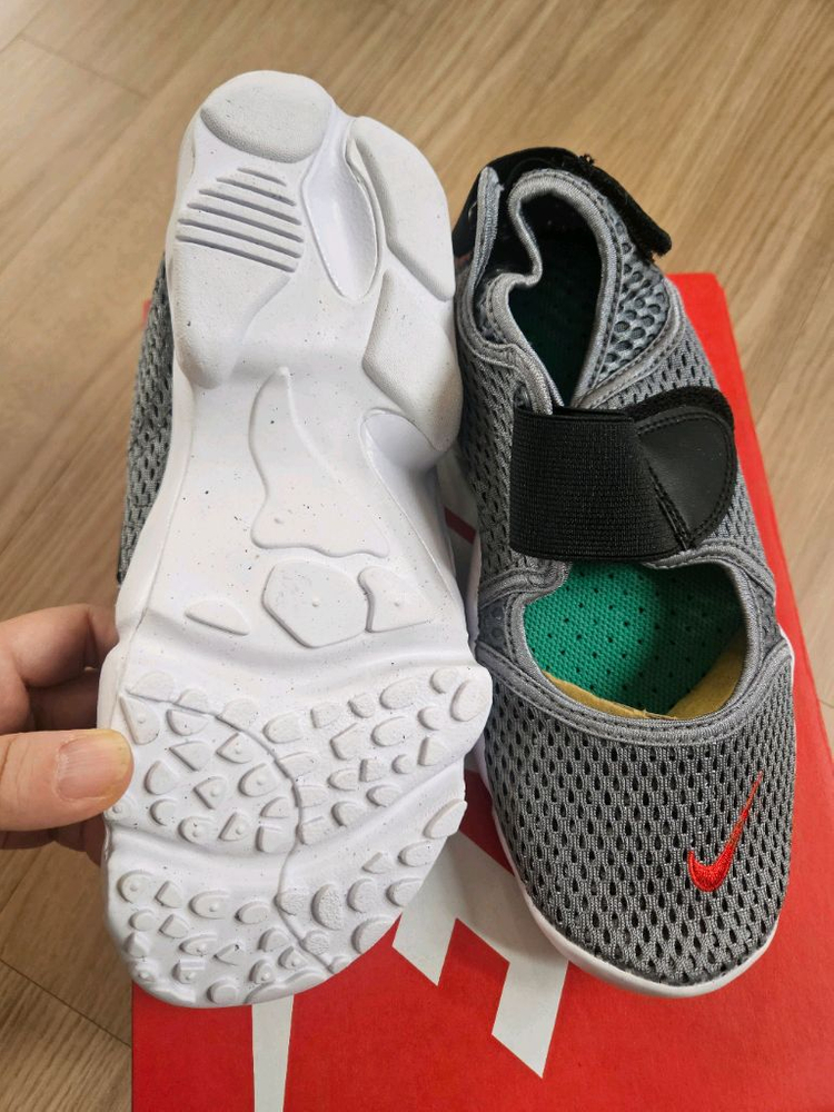 새상품 나이키 에어리프트 230 키즈--2