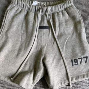 피어오브갓 에센셜 1977 다크오트밀 반바지 S 팝니다