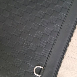 루이비통 다미에 인피니 클러치백 이미지