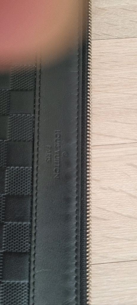 루이비통 다미에 인피니 클러치백 이미지