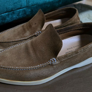 로로피아나 썸머워크 브라운 41.5사이즈