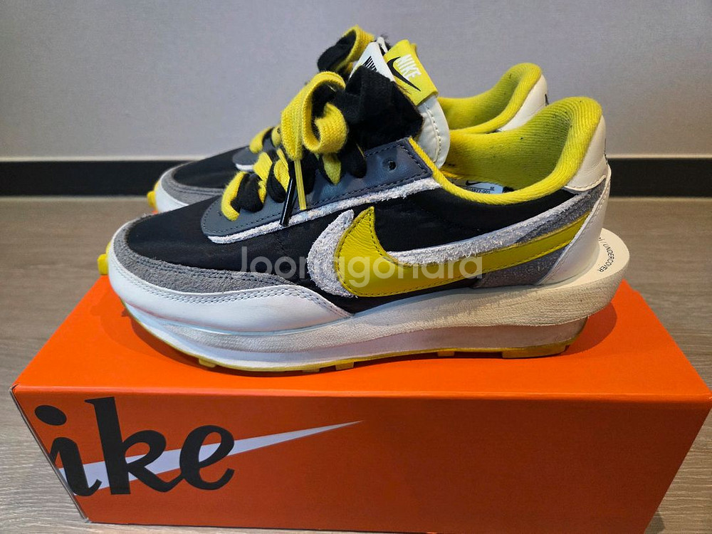 나이키 사카이 블랙 브라이트 시트론--1