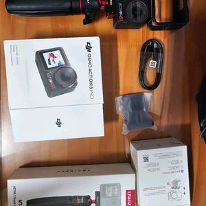DJI오즈모액션5 풀박스+케어보험 2년+삼각대+sd카드