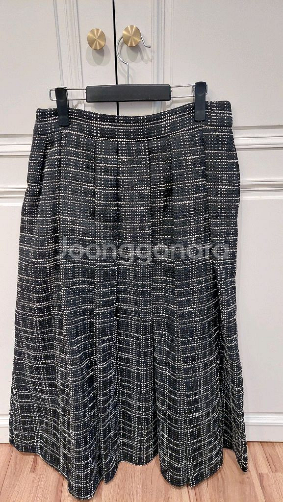 한섬 랑방[새옷] 핀턱 플레어 스커트--6