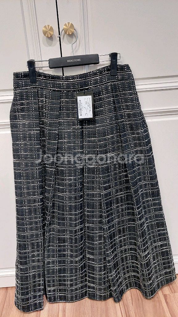 한섬 랑방[새옷] 핀턱 플레어 스커트--7