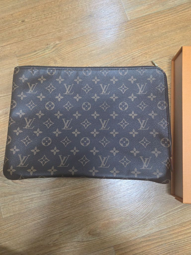 루이비통 클러치백--4