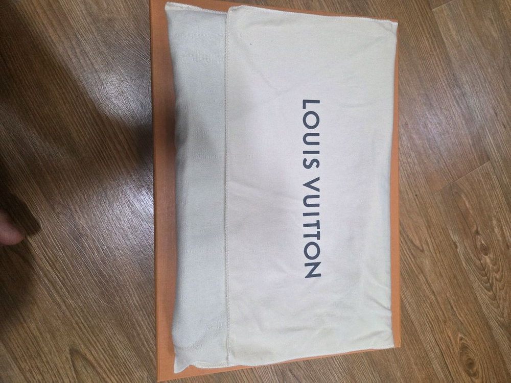 루이비통 클러치백--1