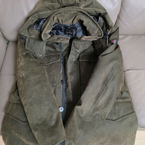 페트레이 도라 다운 자켓 XL 새상품급 판매(시착가능)