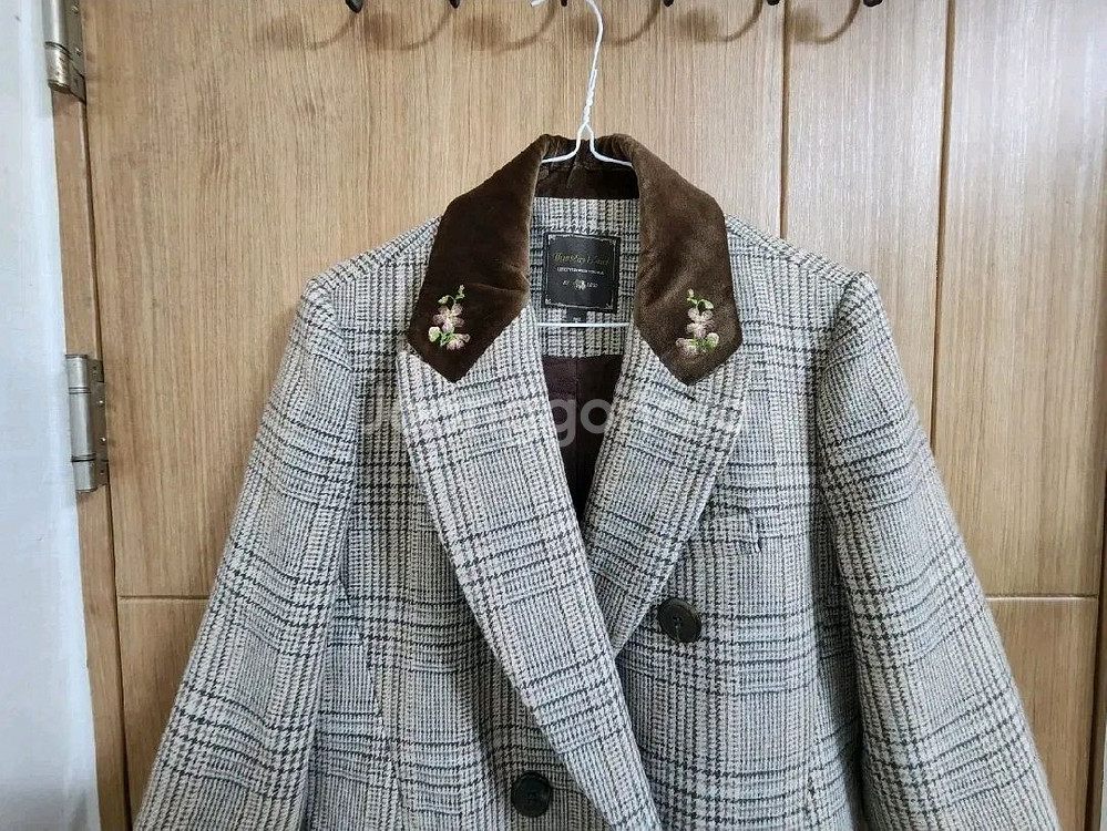 (66)여성 써스데이아일랜드 카라 꽃 자수 체크 코트--1