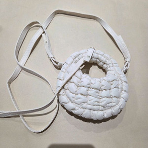 Cos 퀼팅 나노 크로스백