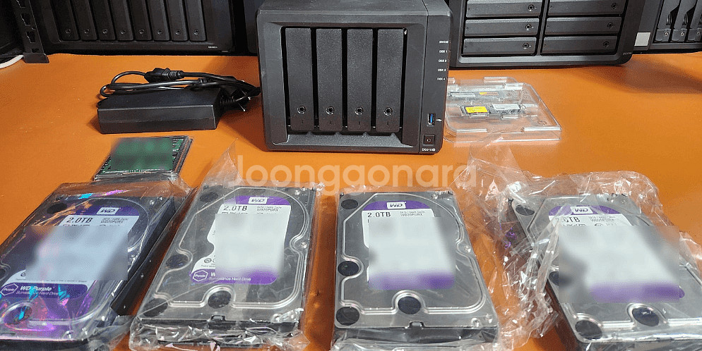 시놀로지DS918+램4G+WD8TB +M.2512G--0