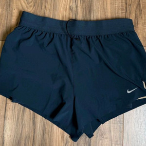 나이키 여성 스위프트 러닝 쇼츠 L