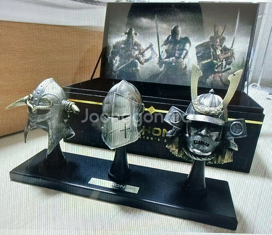 포 아너 컬렉터 에디션 투구3종 새상품--0