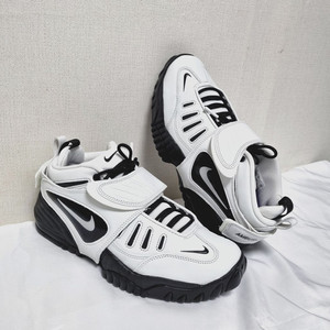 나이키 X 엠부쉬 에어 어저스트 포스 SP서밋 &화블