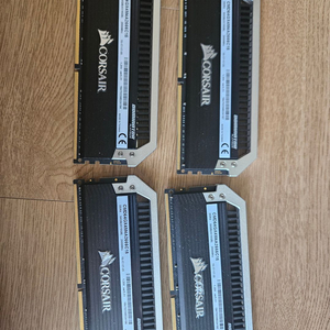 커세어 DDR4 16gb x4 64기가 판매합니다.