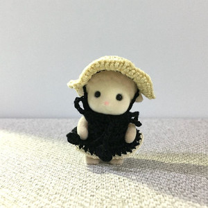 [실바니안 뜨개옷] 검정 프릴 원피스 모자 세트