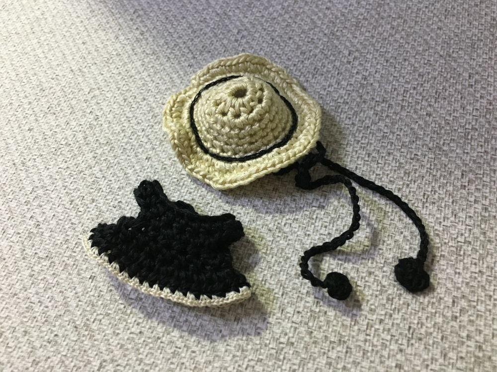 [실바니안 뜨개옷] 검정 프릴 원피스 모자 세트 이미지