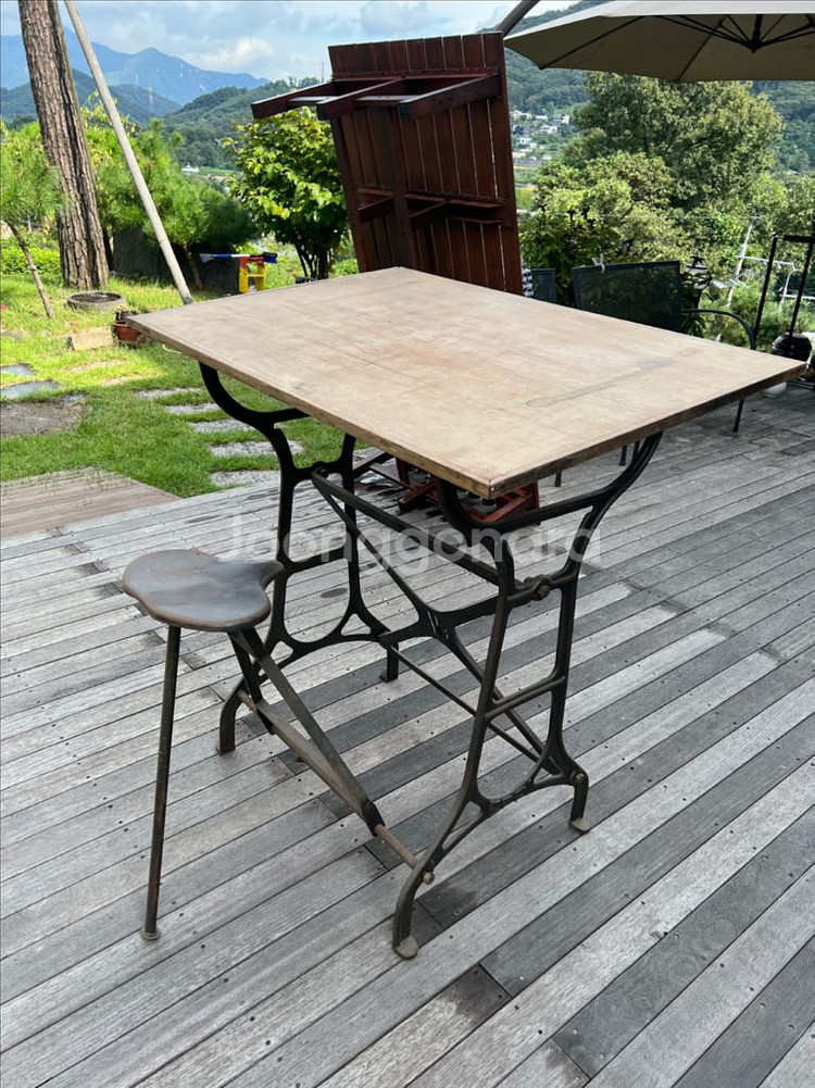 주물 제도 책상(합판 상판 포함) - 3개 보유중--0