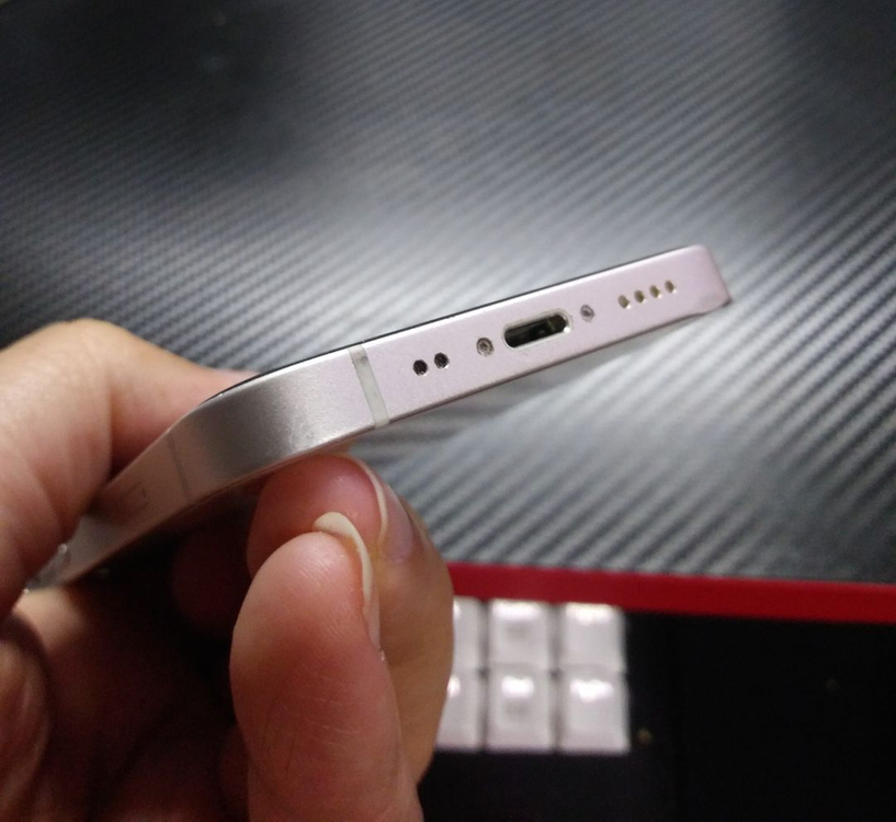 아이폰12미니 64g 화이트 팝니다.--2