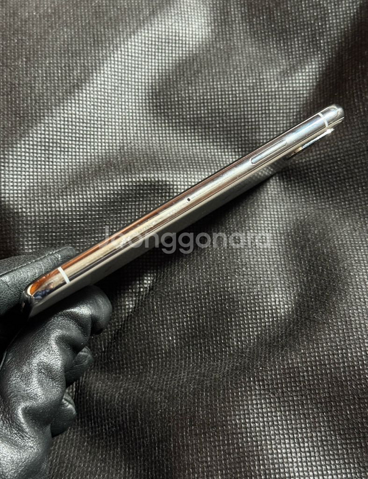 아이폰 XS 실버 64gb 상태 좋음--3