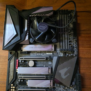 인텔 i9 9900k, z390 aorus master