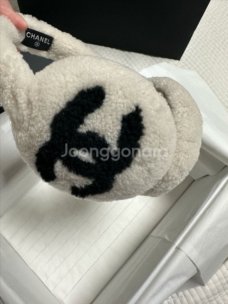 새상품 박스포장) 샤넬 25/26 귀마개 이어머프--0