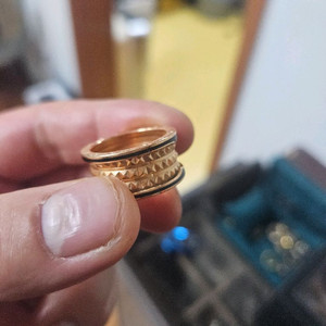 불가리 B.zero1락반지 4밴드 입니다 18K 옐로우