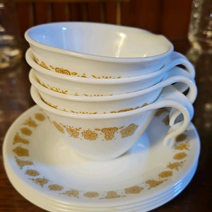 코렐 버터플라이 골드 빈티지 찻잔