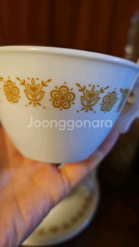 코렐 버터플라이 골드 빈티지 찻잔--1