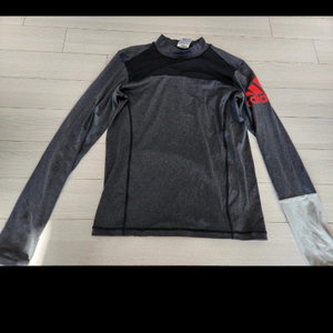 아디다스 긴팔티셔츠(래쉬가드) s깨끗해요~