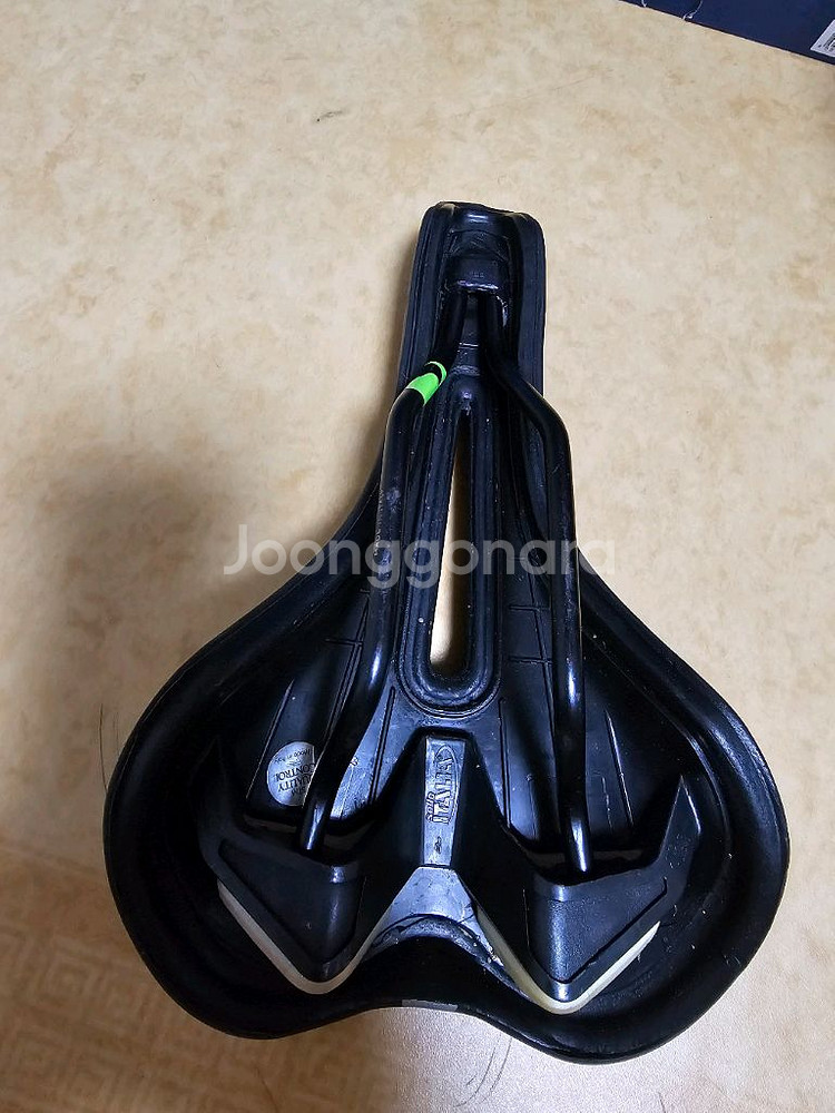 에르곤 PRO SMC30, 스포투어러 안장--1