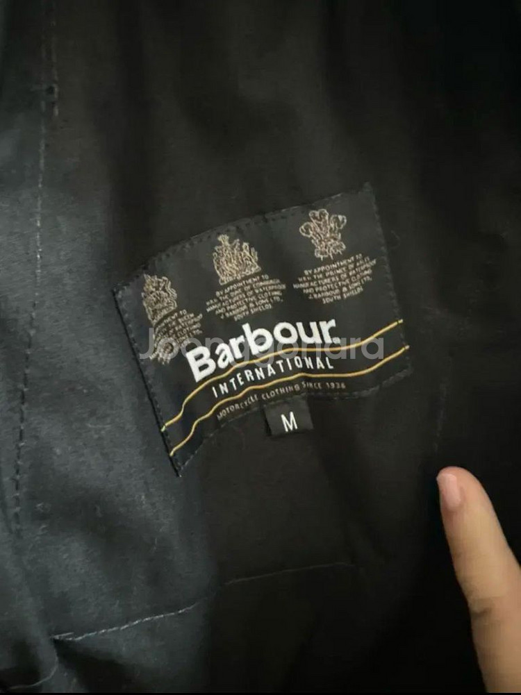 바버 인터네셔널 논왁싱 하이브리드 A7 자켓--5