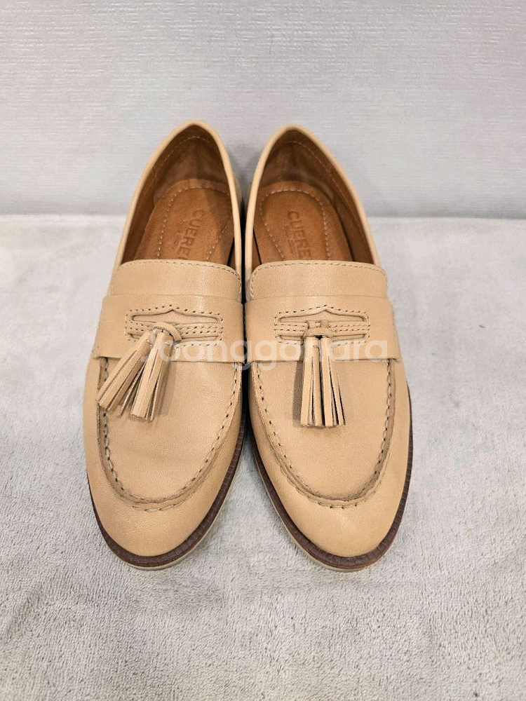 쿠에른 CUEREN 태슬 로퍼 단화 베이지 235--2