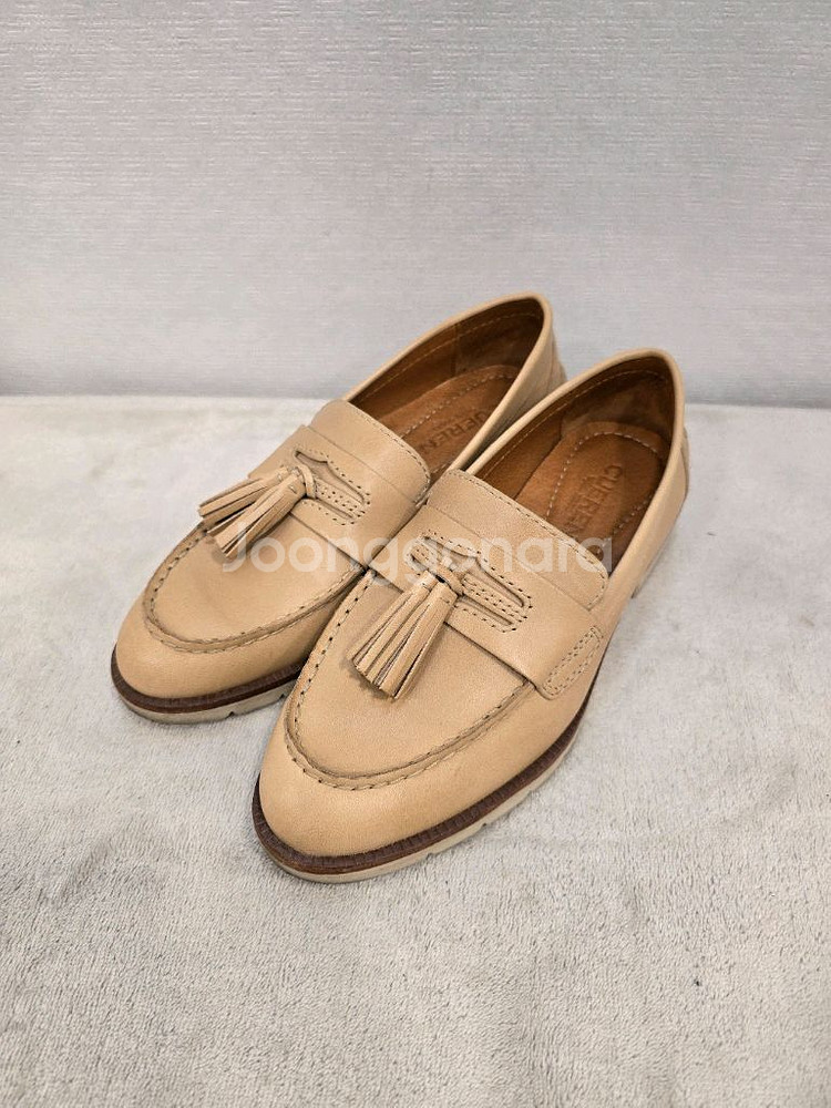 쿠에른 CUEREN 태슬 로퍼 단화 베이지 235--0