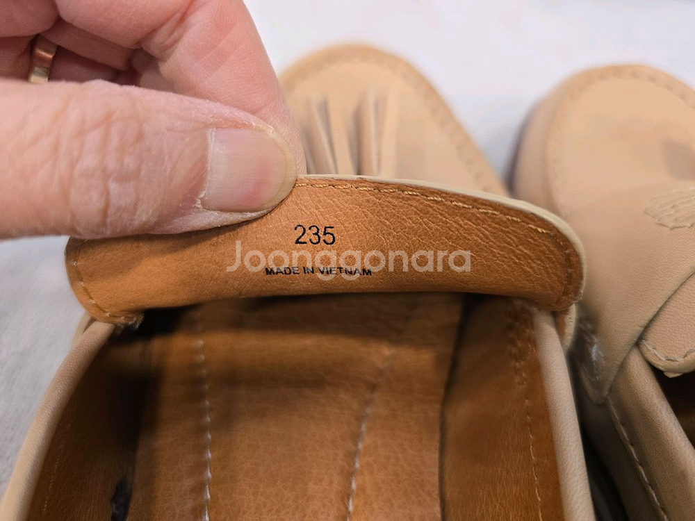 쿠에른 CUEREN 태슬 로퍼 단화 베이지 235--7