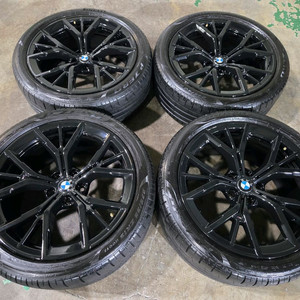 BMW G30 5시리즈 845M 블랙 19인치 휠타이어