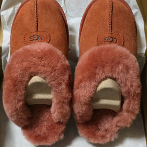 정품 미국 어그 코케트 테라코타 us7 새제품