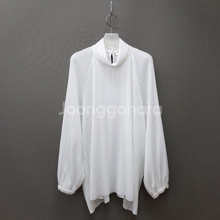 오르 orr 하이넥 플리츠플리즈 블라우스 m사이즈--1