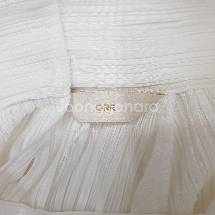 오르 orr 하이넥 플리츠플리즈 블라우스 m사이즈--5