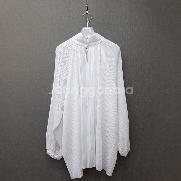 오르 orr 하이넥 플리츠플리즈 블라우스 m사이즈--4